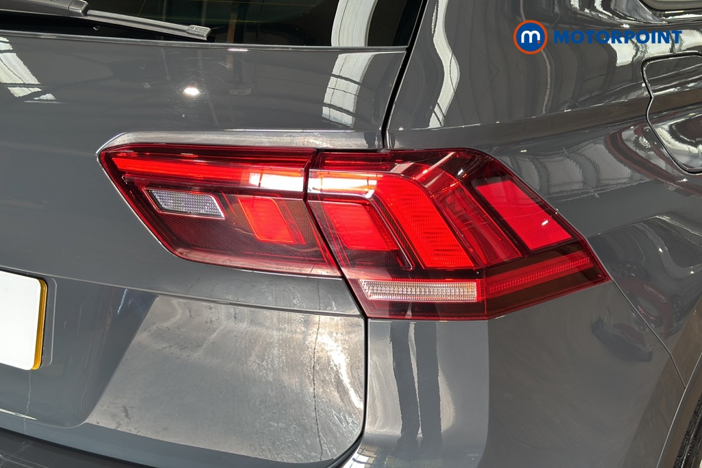 Volkswagen Tiguan Life Manual Petrol SUV - Stock Number (1672096) - 36th supplementary image
