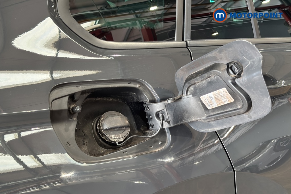 Volkswagen Tiguan Life Manual Petrol SUV - Stock Number (1672096) - 41st supplementary image
