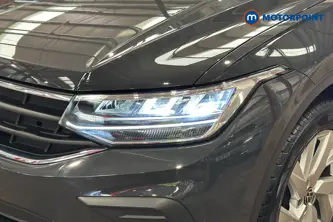 Volkswagen Tiguan Life Manual Petrol SUV - Stock Number (1672096) - 42nd supplementary image