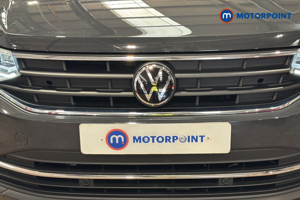 Volkswagen Tiguan Life Manual Petrol SUV - Stock Number (1672096) - 43rd supplementary image