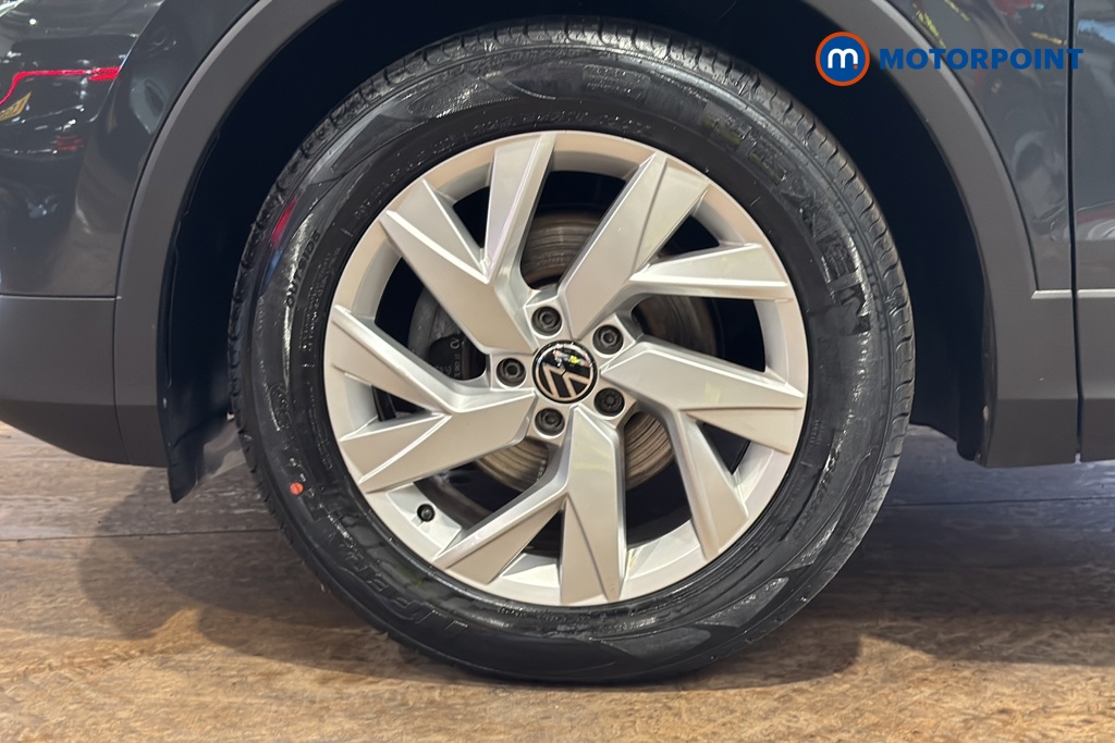 Volkswagen Tiguan Life Manual Petrol SUV - Stock Number (1672096) - 44th supplementary image