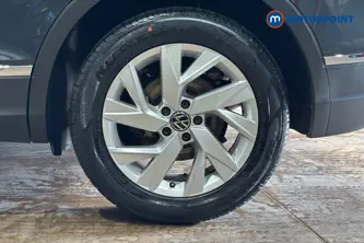Volkswagen Tiguan Life Manual Petrol SUV - Stock Number (1672096) - 45th supplementary image
