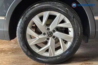 Volkswagen Tiguan Life Manual Petrol SUV - Stock Number (1672096) - 46th supplementary image