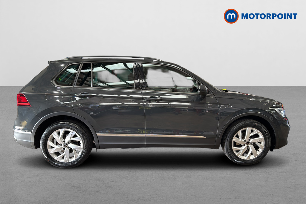 Volkswagen Tiguan Life Manual Petrol SUV - Stock Number (1672096) - Passenger side