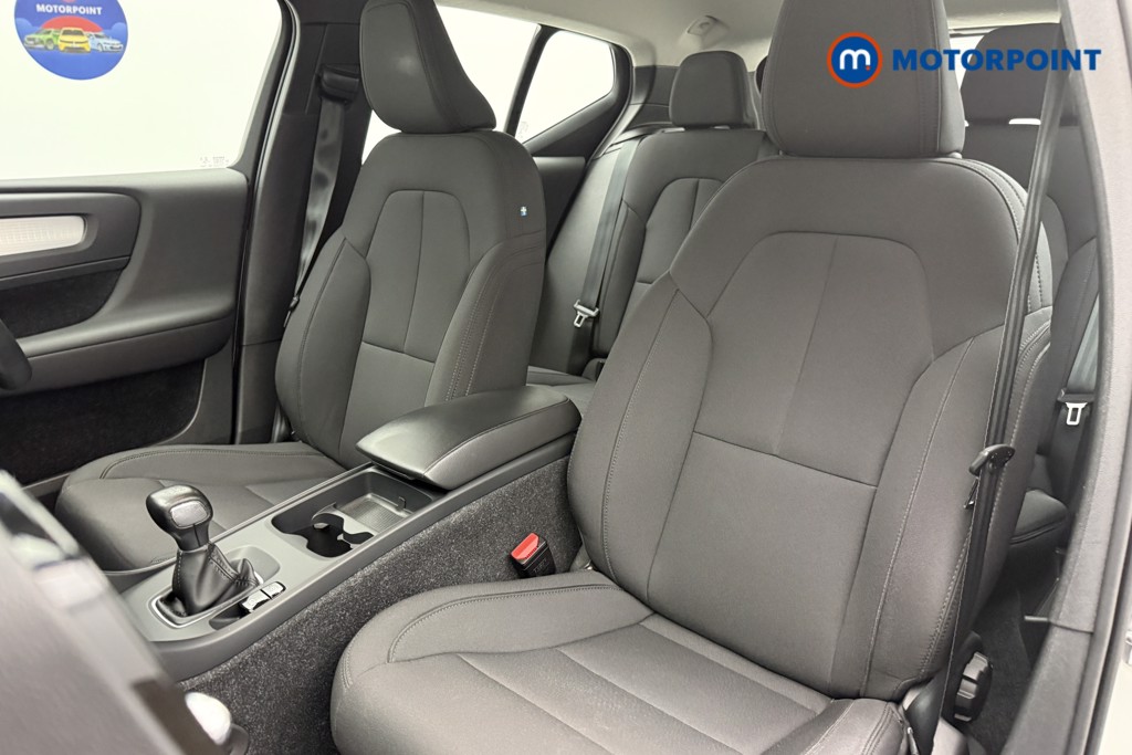 Volvo Xc40 Momentum Manual Petrol SUV - Stock Number (1674497) - 3rd supplementary image