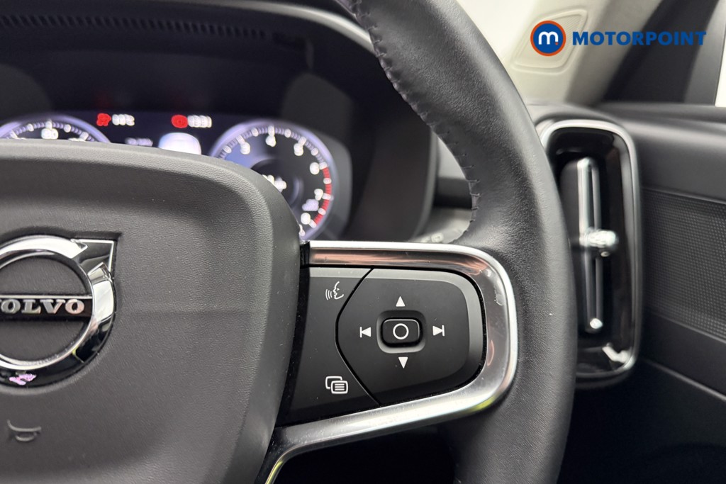 Volvo Xc40 Momentum Manual Petrol SUV - Stock Number (1674497) - 9th supplementary image