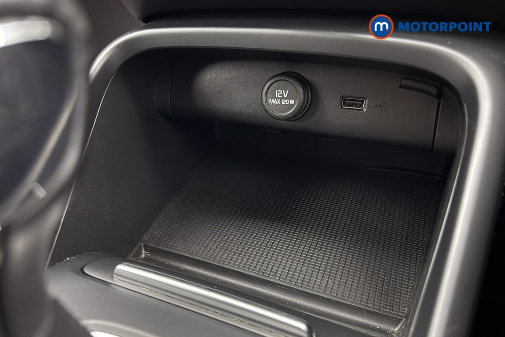 Volvo Xc40 Momentum Manual Petrol SUV - Stock Number (1674497) - 14th supplementary image