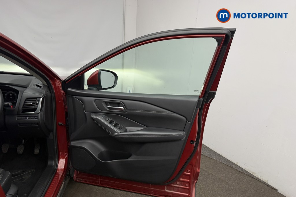 Nissan Qashqai N-Connecta Manual Petrol SUV - Stock Number (1675948) - 22nd supplementary image