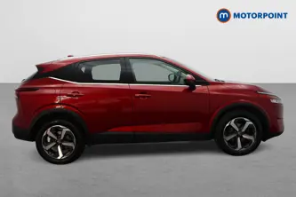 Nissan Qashqai N-Connecta Manual Petrol SUV - Stock Number (1675948) - Drivers side