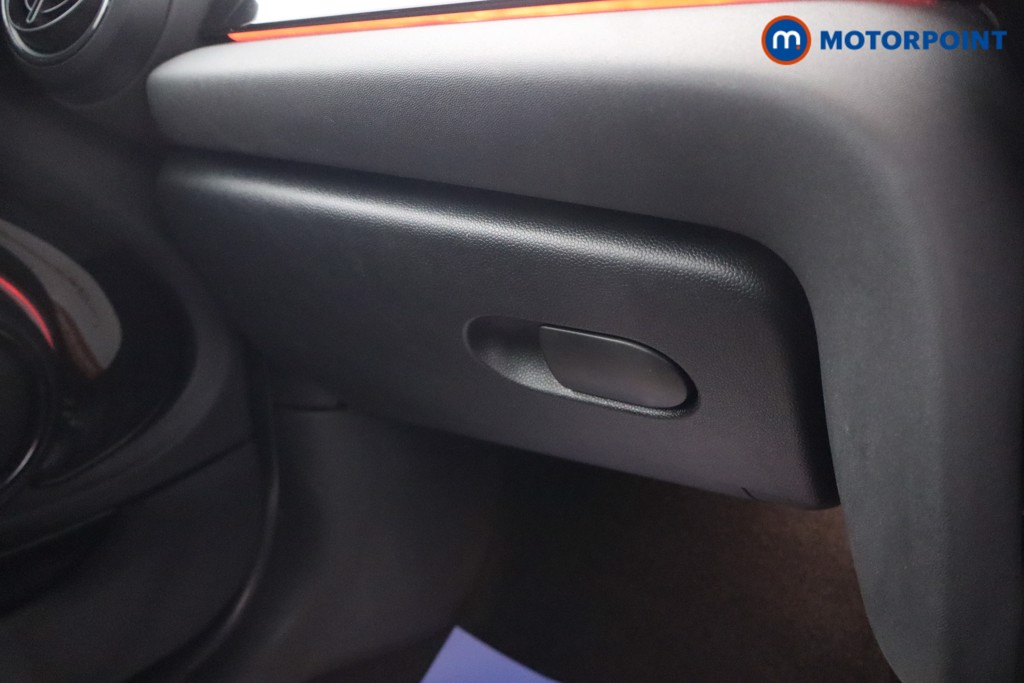 Mini Hatchback Cooper S Level 2 Automatic Electric Hatchback - Stock Number (1677348) - 16th supplementary image
