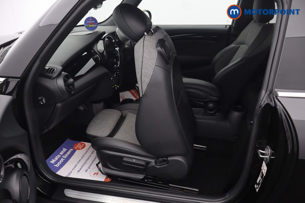 Mini Hatchback Cooper S Level 2 Automatic Electric Hatchback - Stock Number (1677348) - 32nd supplementary image