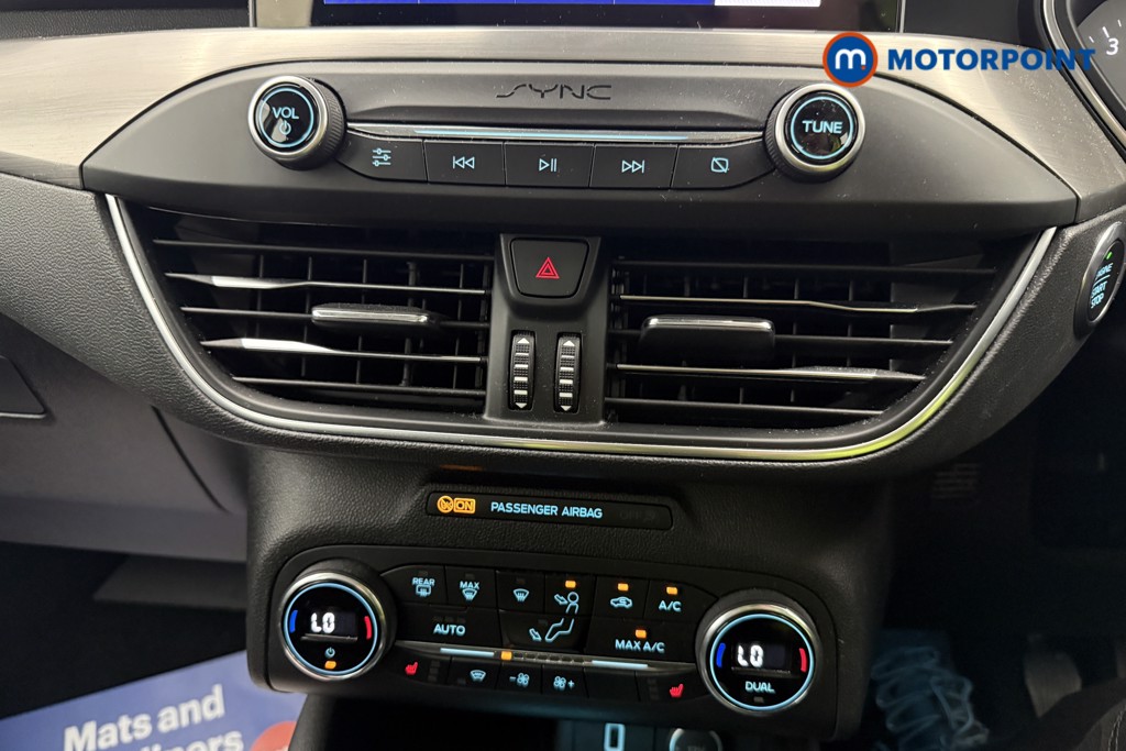 Ford Focus Titanium Manual Petrol Hatchback - Stock Number (1678494) - 9th supplementary image