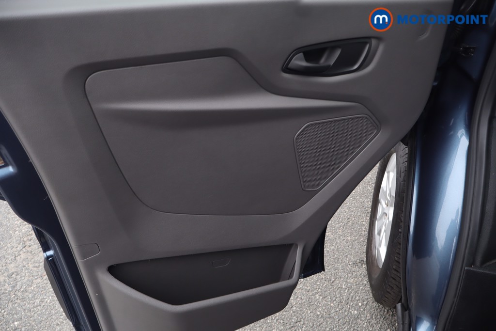 Ford Transit Limited Automatic Diesel Medium Roof Van - Stock Number (1680984) - 32nd supplementary image