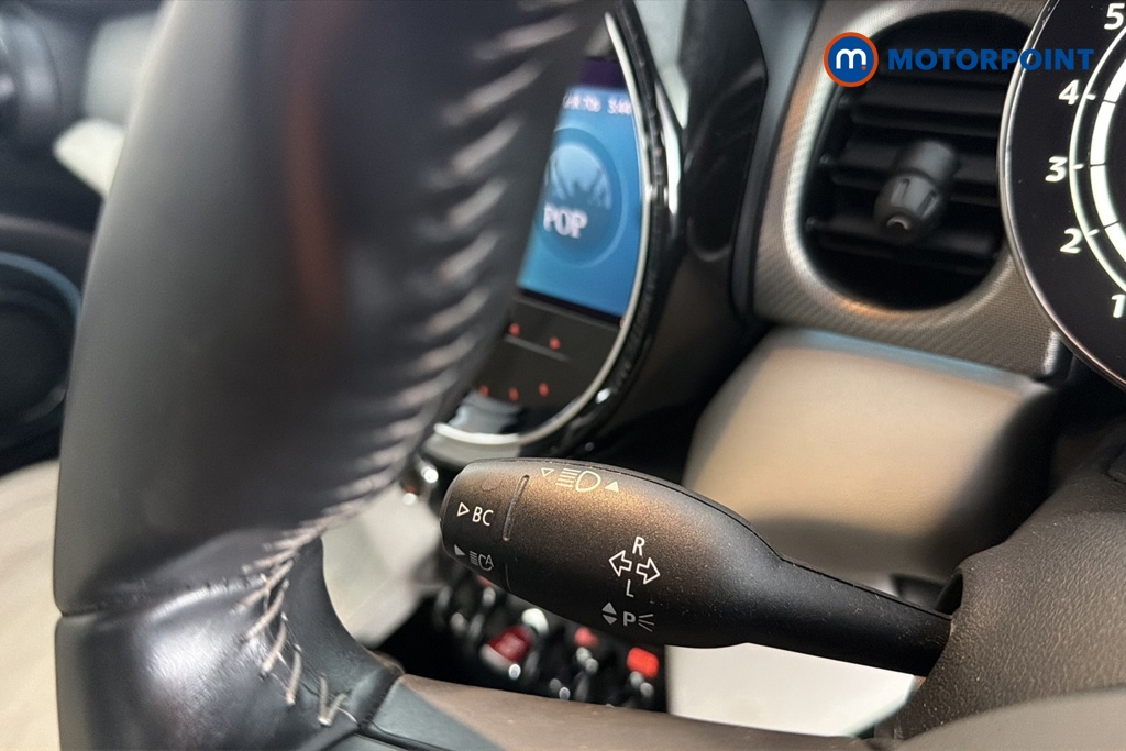 Mini Convertible Cooper Exclusive Automatic Petrol Convertible - Stock Number (1682112) - 5th supplementary image