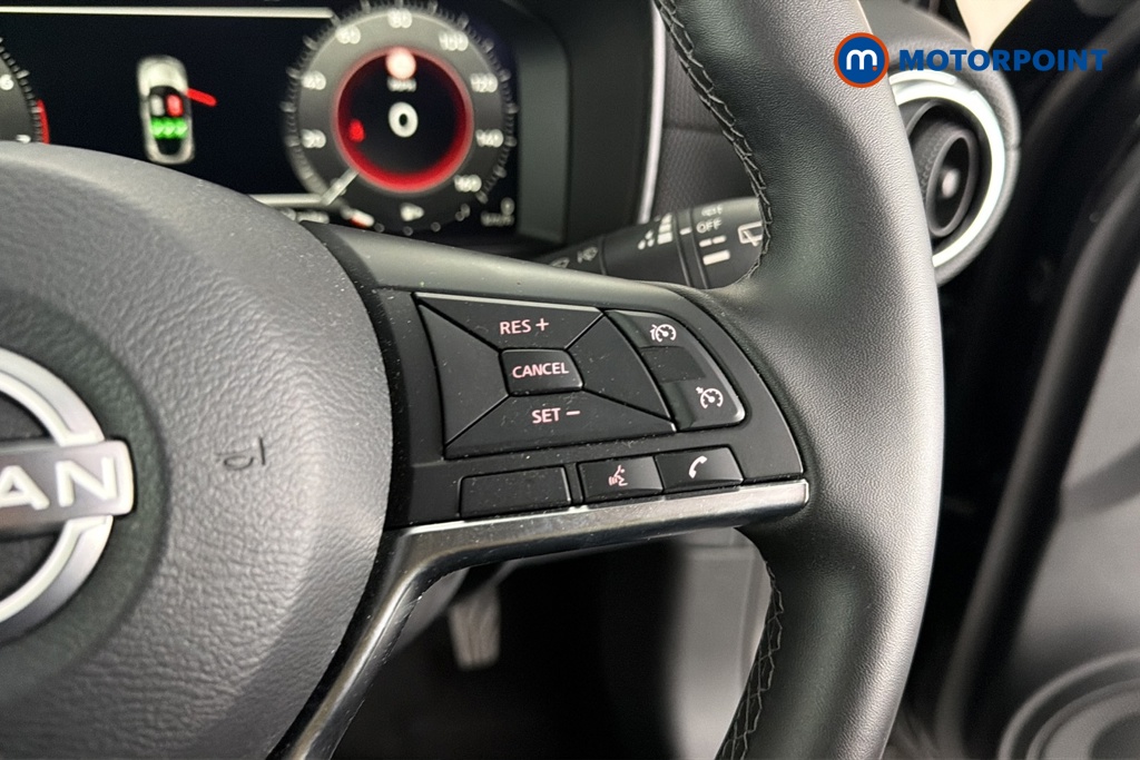 Nissan Juke N-Connecta Manual Petrol SUV - Stock Number (1682547) - 3rd supplementary image
