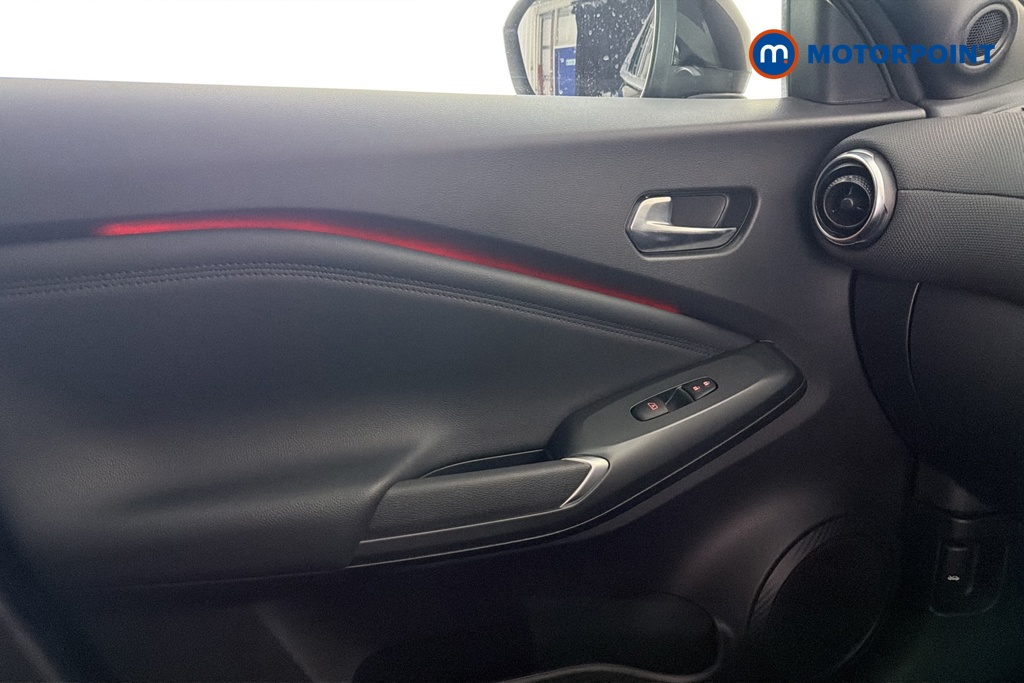 Nissan Juke N-Connecta Manual Petrol SUV - Stock Number (1682547) - 10th supplementary image