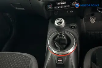 Nissan Juke N-Connecta Manual Petrol SUV - Stock Number (1682547) - 15th supplementary image