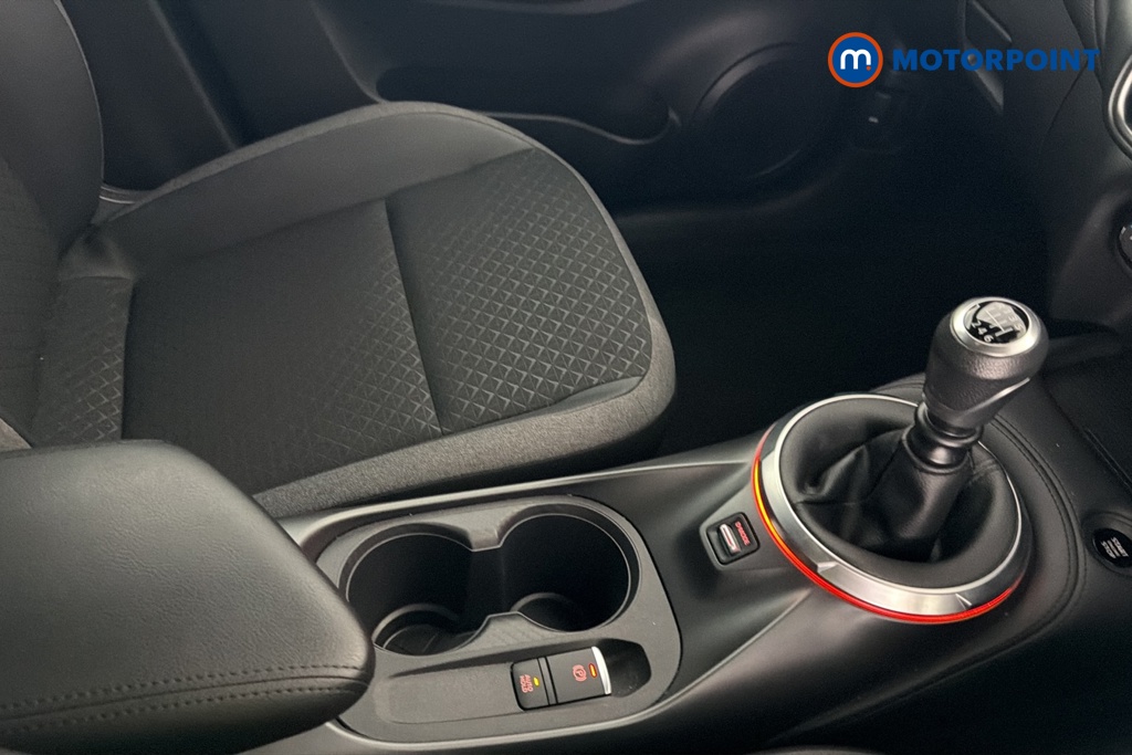 Nissan Juke N-Connecta Manual Petrol SUV - Stock Number (1682547) - 16th supplementary image