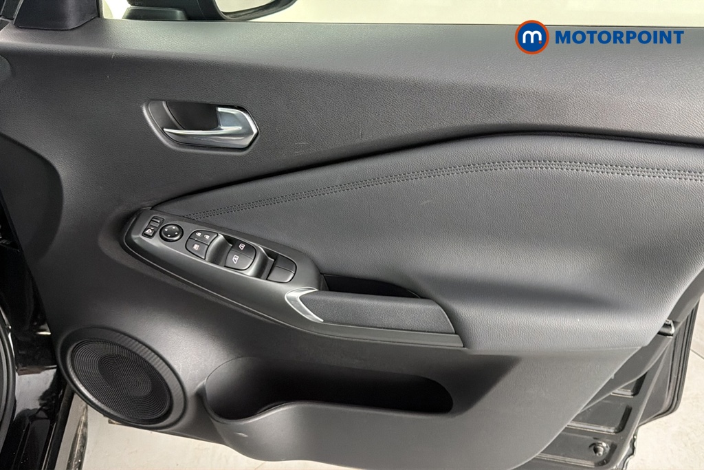 Nissan Juke N-Connecta Manual Petrol SUV - Stock Number (1682547) - 18th supplementary image