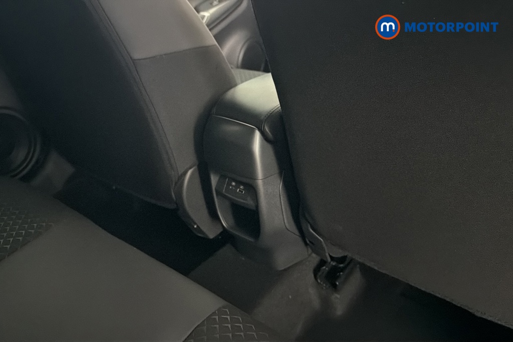Nissan Juke N-Connecta Manual Petrol SUV - Stock Number (1682547) - 28th supplementary image