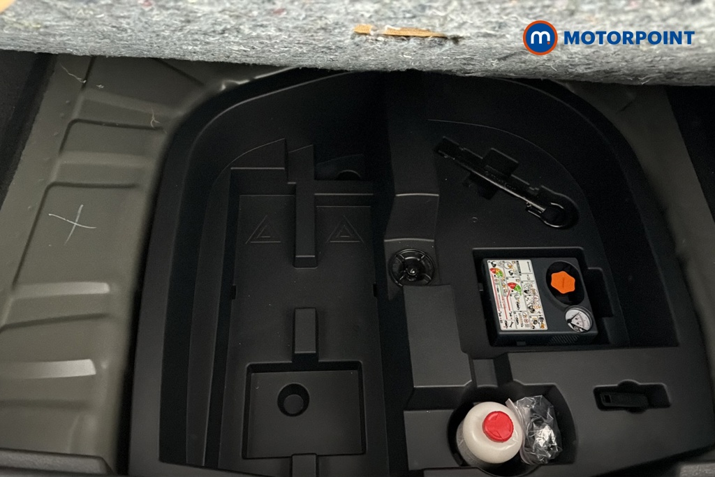 Nissan Juke N-Connecta Manual Petrol SUV - Stock Number (1682547) - 33rd supplementary image