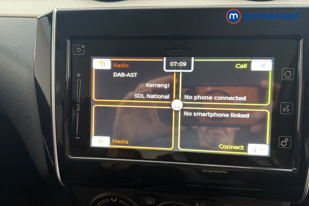 Suzuki Swift Sz-L Manual Petrol Hatchback - Stock Number (1682939) - 8th supplementary image
