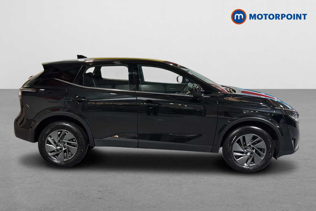 Nissan Qashqai Acenta Premium Manual Petrol SUV - Stock Number (1686346) - Passenger side