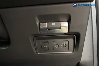 Land Rover Discovery Sport Urban Edition Automatic Diesel SUV - Stock Number (1652287) - 11th supplementary image
