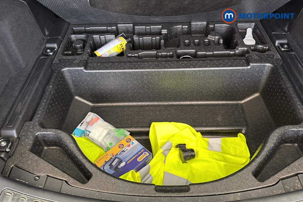 Land Rover Discovery Sport Urban Edition Automatic Diesel SUV - Stock Number (1652287) - 33rd supplementary image