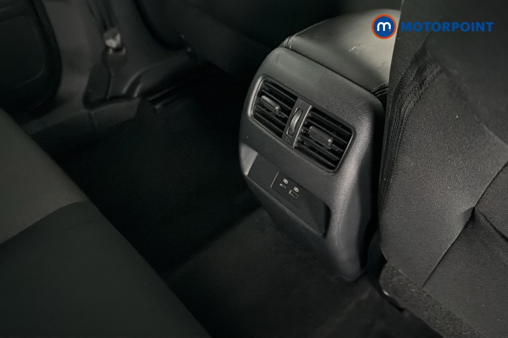 Nissan Qashqai N-Connecta Manual Petrol SUV - Stock Number (1669965) - 28th supplementary image