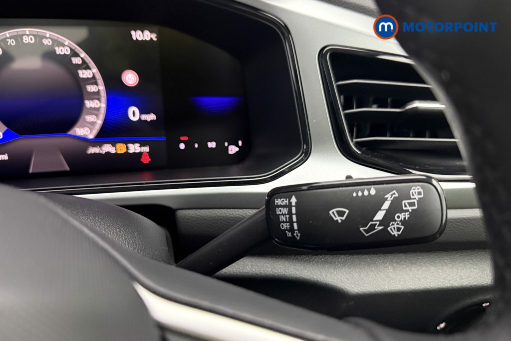 Volkswagen T-Roc Life Manual Petrol SUV - Stock Number (1679322) - 19th supplementary image