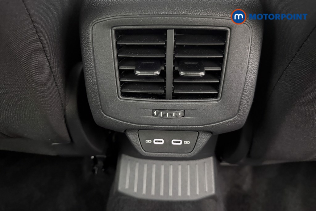 Volkswagen T-Roc Life Manual Petrol SUV - Stock Number (1679322) - 28th supplementary image