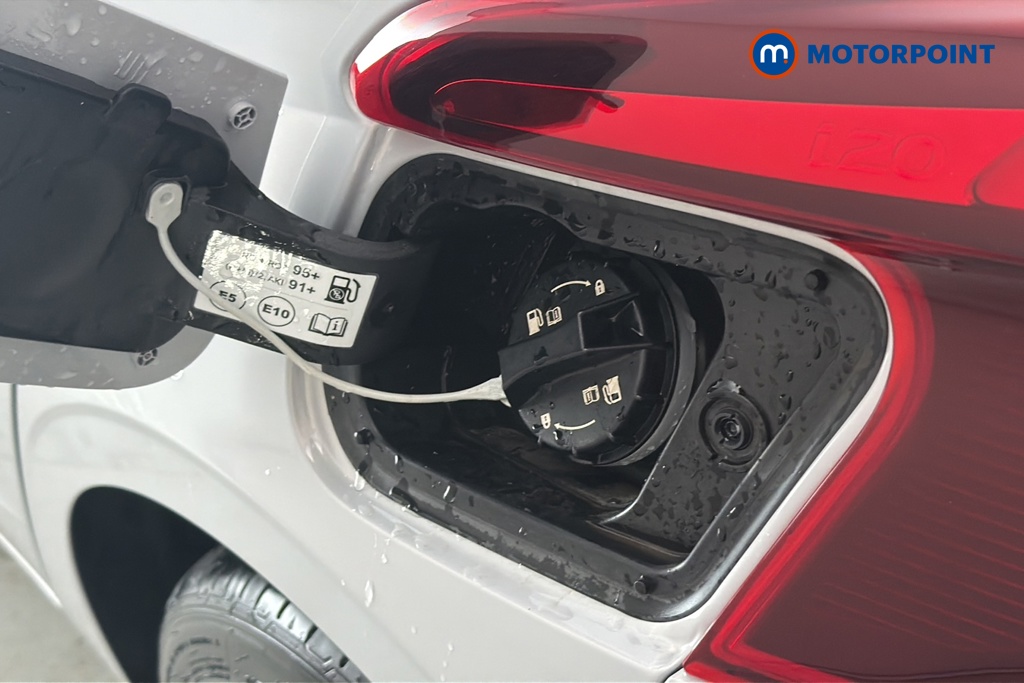 Hyundai I20 Tech Line Automatic Petrol Hatchback - Stock Number (1681497) - 41st supplementary image