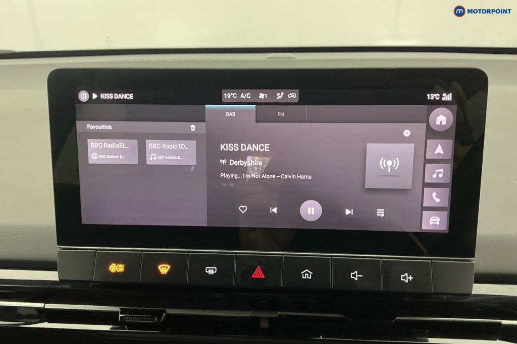 Mg Motor Uk MG4 Trophy Automatic Electric SUV - Stock Number (1681590) - 2nd supplementary image