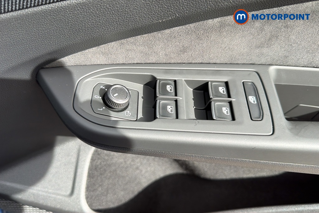 Volkswagen Golf Black Edition Automatic Petrol Hatchback - Stock Number (1684527) - 19th supplementary image