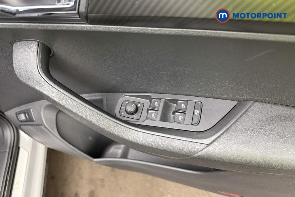 Skoda Karoq Sportline Automatic Petrol SUV - Stock Number (1684632) - 32nd supplementary image