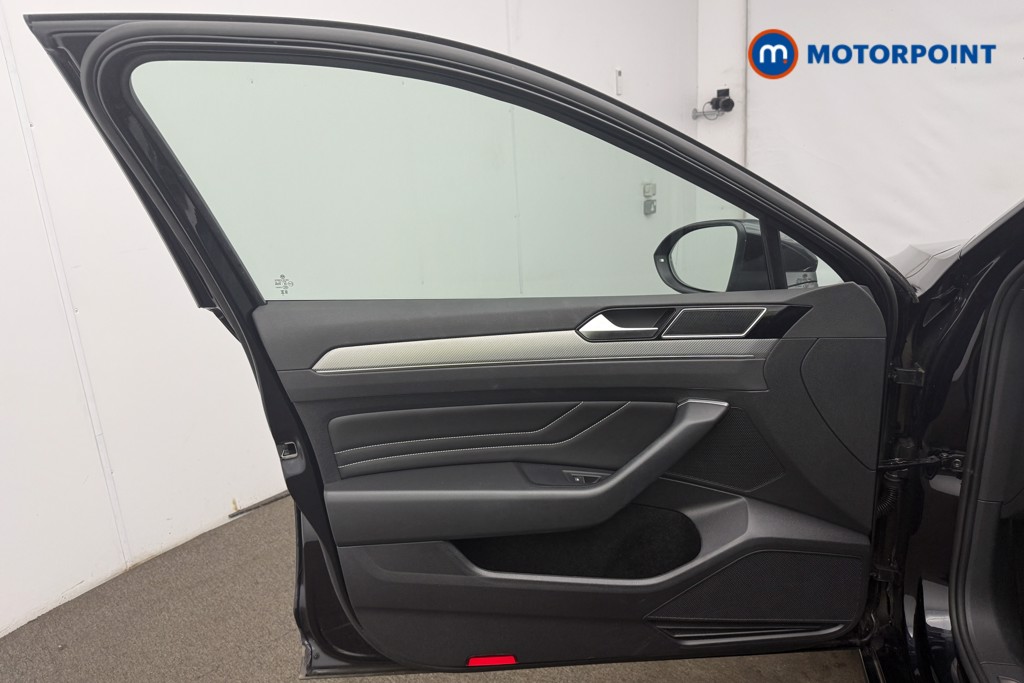 Volkswagen Passat R-Line Automatic Petrol Estate - Stock Number (1685311) - 6th supplementary image