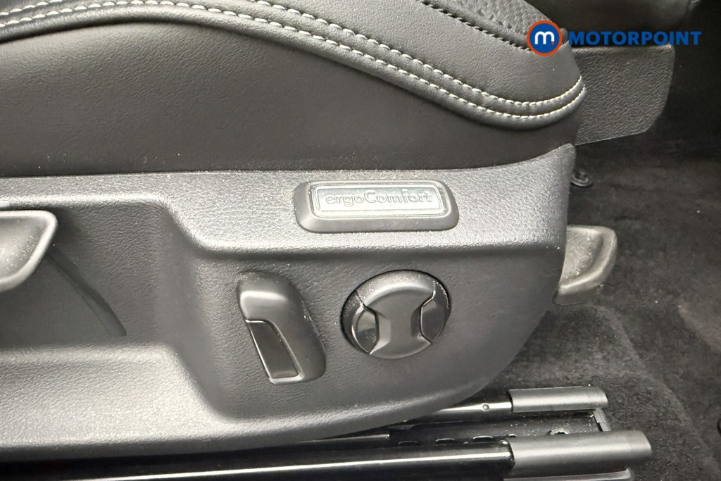 Volkswagen Passat R-Line Automatic Petrol Estate - Stock Number (1685311) - 29th supplementary image