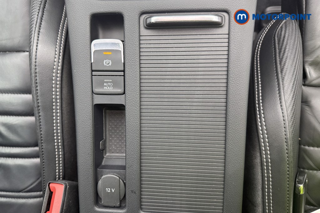 Volkswagen Passat R-Line Automatic Petrol Estate - Stock Number (1685311) - 39th supplementary image