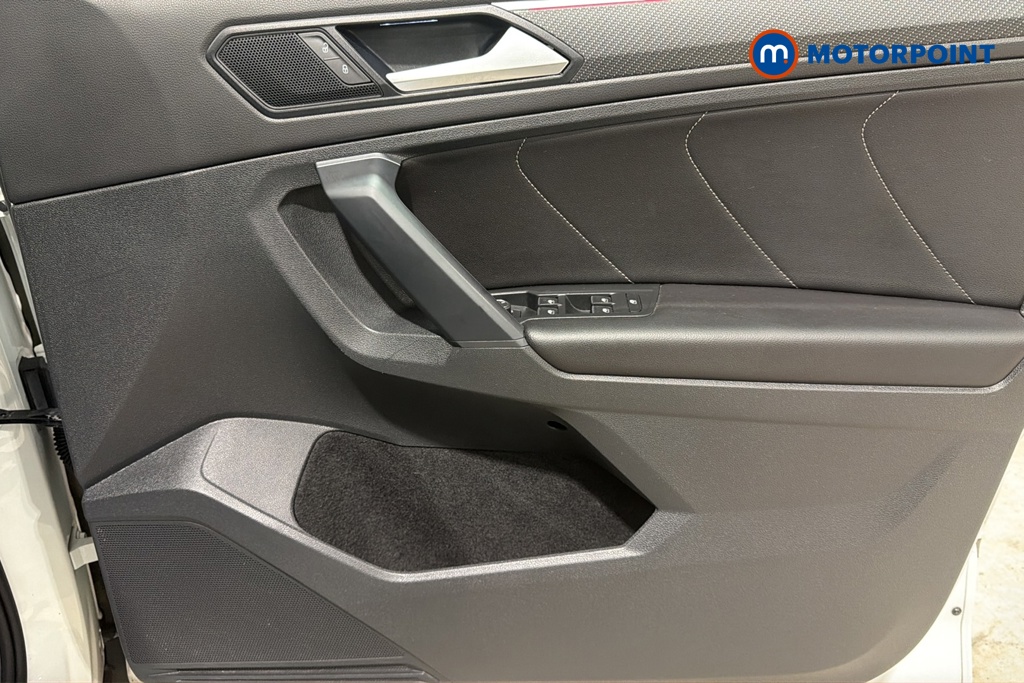 Volkswagen Tiguan R-Line Automatic Petrol SUV - Stock Number (1685807) - 18th supplementary image