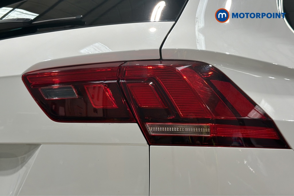 Volkswagen Tiguan R-Line Automatic Petrol SUV - Stock Number (1685807) - 36th supplementary image