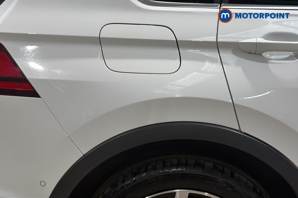 Volkswagen Tiguan R-Line Automatic Petrol SUV - Stock Number (1685807) - 41st supplementary image