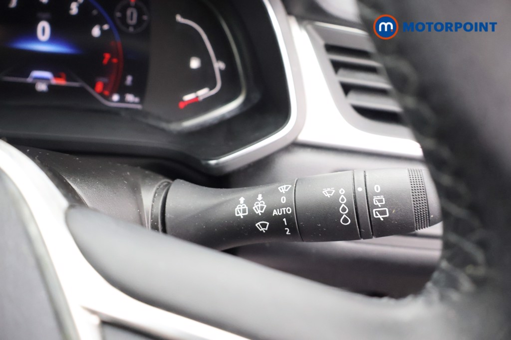 Renault Captur Se Edition Manual Petrol SUV - Stock Number (1685838) - 6th supplementary image