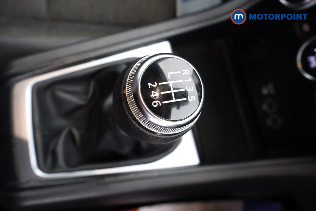 Renault Captur Se Edition Manual Petrol SUV - Stock Number (1685838) - 10th supplementary image