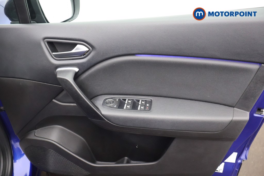 Renault Captur Se Edition Manual Petrol SUV - Stock Number (1685838) - 13th supplementary image