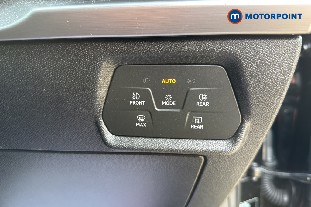 Seat Leon Fr Black Edition Automatic Petrol Hatchback - Stock Number (1686315) - 11th supplementary image