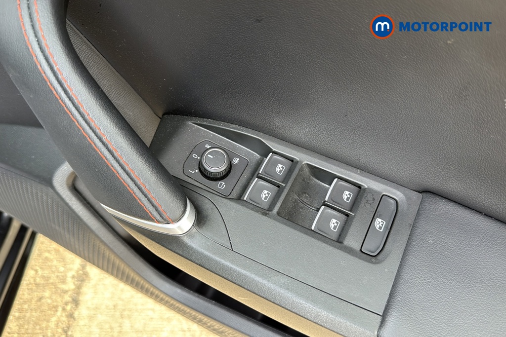 Seat Leon Fr Black Edition Automatic Petrol Hatchback - Stock Number (1686315) - 19th supplementary image
