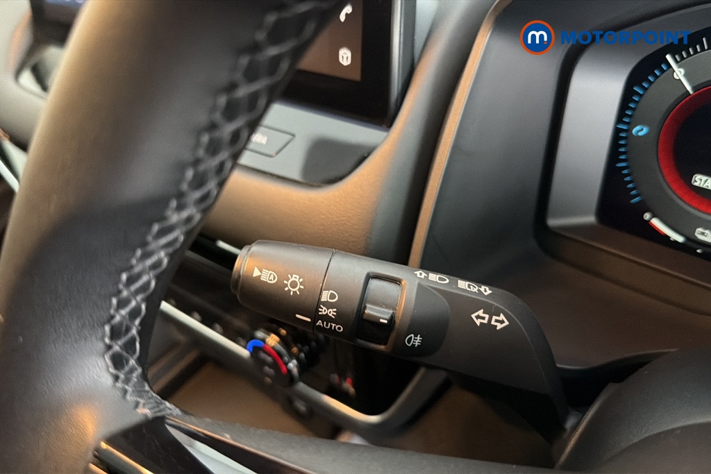 Nissan Qashqai N-Connecta Automatic Petrol-Electric Hybrid SUV - Stock Number (1687112) - 5th supplementary image