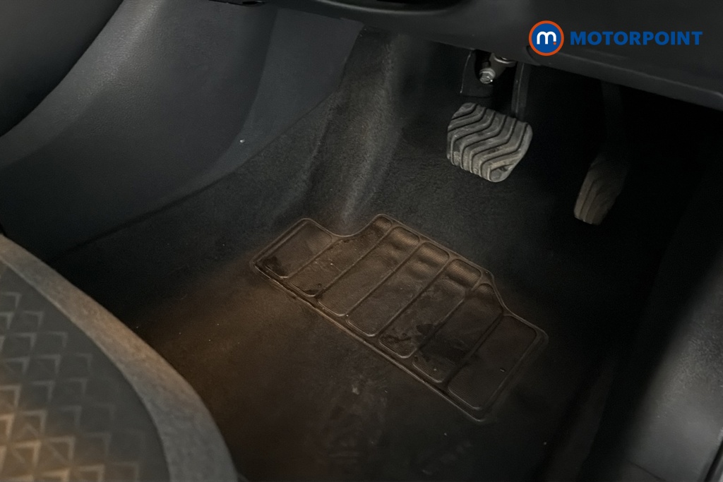 Nissan Juke N-Connecta Automatic Petrol SUV - Stock Number (1642401) - 24th supplementary image