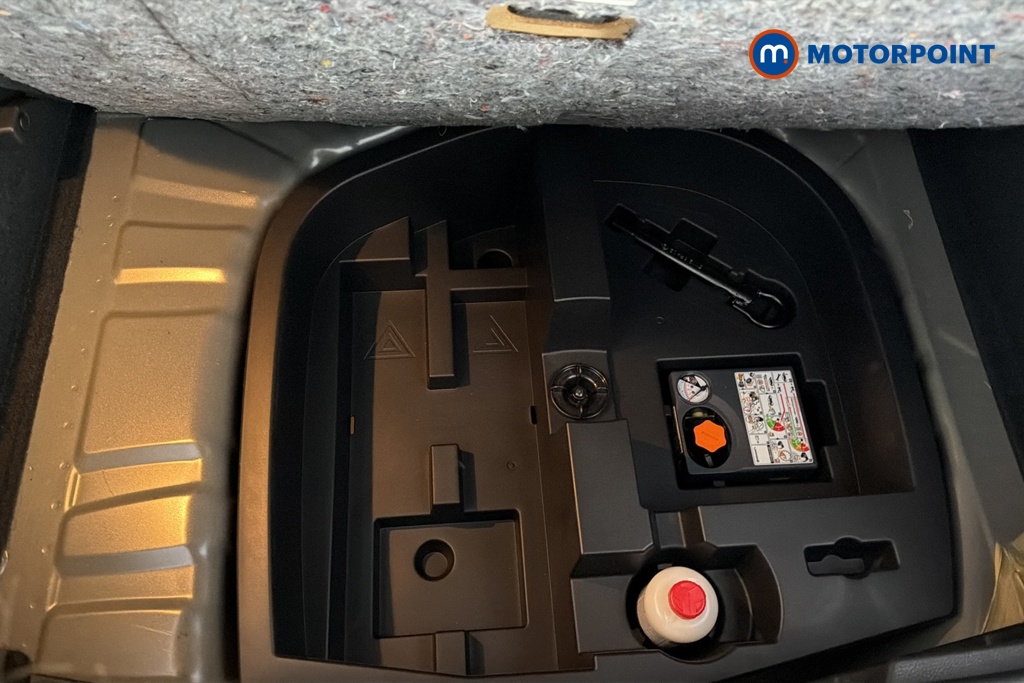 Nissan Juke N-Connecta Automatic Petrol SUV - Stock Number (1642401) - 33rd supplementary image
